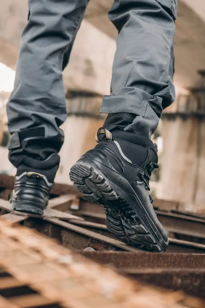 Safety jogger schoenen en laarzen in Staden