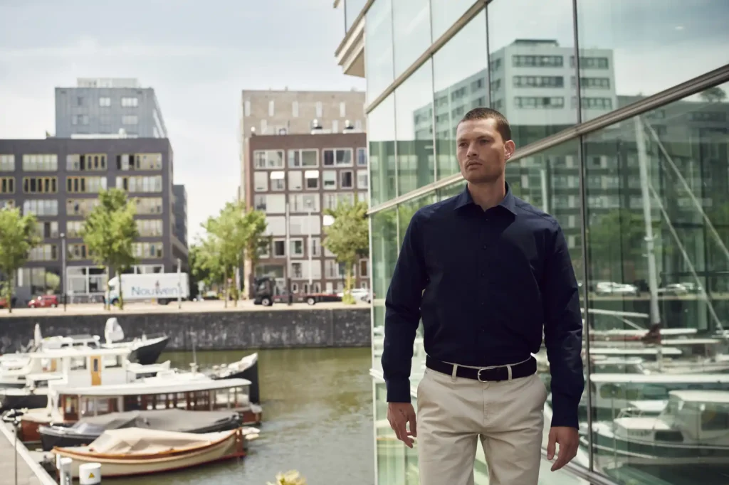 Bestel Clique hemden en blouses aan scherpe prijzen in onze webshop, snel geleverd in Lichtervelde