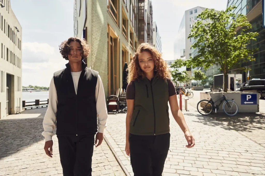 Bestel Clique jassen en bodywarmers aan scherpe prijzen in onze webshop, snel geleverd in Deerlijk